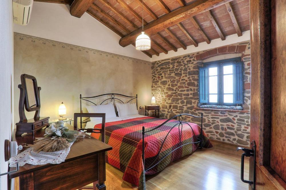 Casa Vacanze La Porta Vinci Eksteriør billede